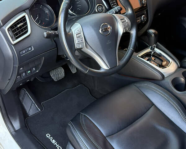 Белый Ниссан Кашкай, объемом двигателя 1.6 л и пробегом 155 тыс. км за 14999 $, фото 13 на Automoto.ua