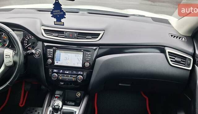 Белый Ниссан Кашкай, объемом двигателя 1.5 л и пробегом 134 тыс. км за 14900 $, фото 92 на Automoto.ua