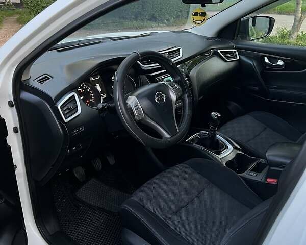 Білий Ніссан Кашкай, об'ємом двигуна 1.2 л та пробігом 175 тис. км за 12200 $, фото 9 на Automoto.ua