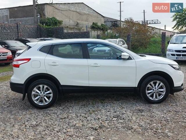 Білий Ніссан Кашкай, об'ємом двигуна 1.6 л та пробігом 143 тис. км за 16000 $, фото 3 на Automoto.ua