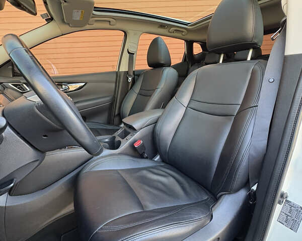 Белый Ниссан Кашкай, объемом двигателя 1.6 л и пробегом 155 тыс. км за 14999 $, фото 18 на Automoto.ua