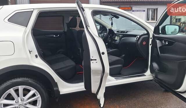 Белый Ниссан Кашкай, объемом двигателя 1.5 л и пробегом 134 тыс. км за 14900 $, фото 11 на Automoto.ua