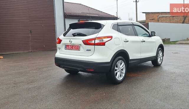 Белый Ниссан Кашкай, объемом двигателя 1.5 л и пробегом 134 тыс. км за 14900 $, фото 5 на Automoto.ua