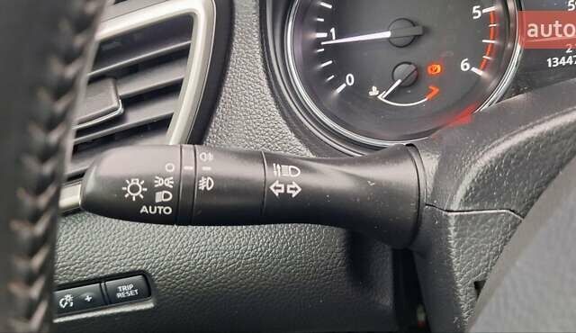 Белый Ниссан Кашкай, объемом двигателя 1.5 л и пробегом 134 тыс. км за 14900 $, фото 145 на Automoto.ua