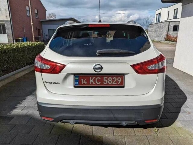 Белый Ниссан Кашкай, объемом двигателя 1.6 л и пробегом 167 тыс. км за 12999 $, фото 3 на Automoto.ua