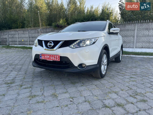 Белый Ниссан Кашкай, объемом двигателя 1.6 л и пробегом 247 тыс. км за 14500 $, фото 2 на Automoto.ua