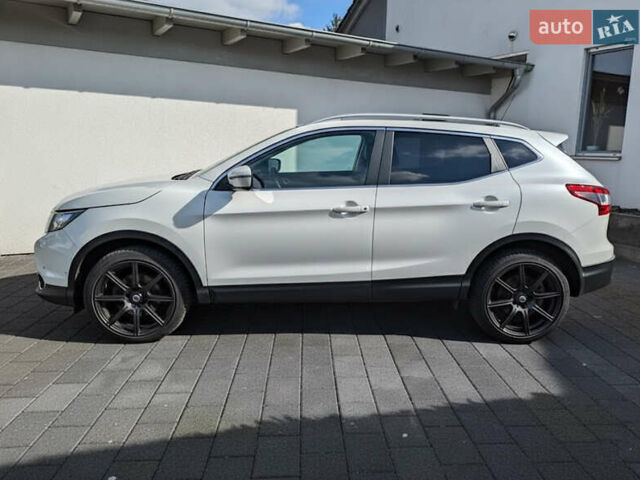 Белый Ниссан Кашкай, объемом двигателя 1.6 л и пробегом 167 тыс. км за 12999 $, фото 2 на Automoto.ua