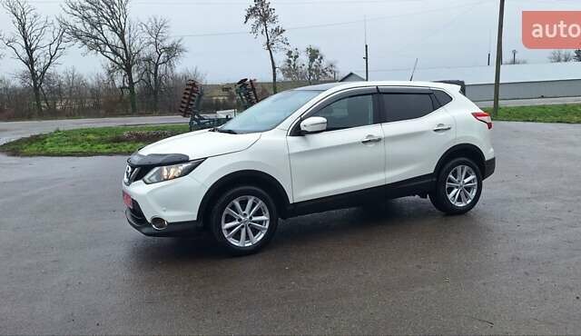 Белый Ниссан Кашкай, объемом двигателя 1.5 л и пробегом 134 тыс. км за 14900 $, фото 150 на Automoto.ua