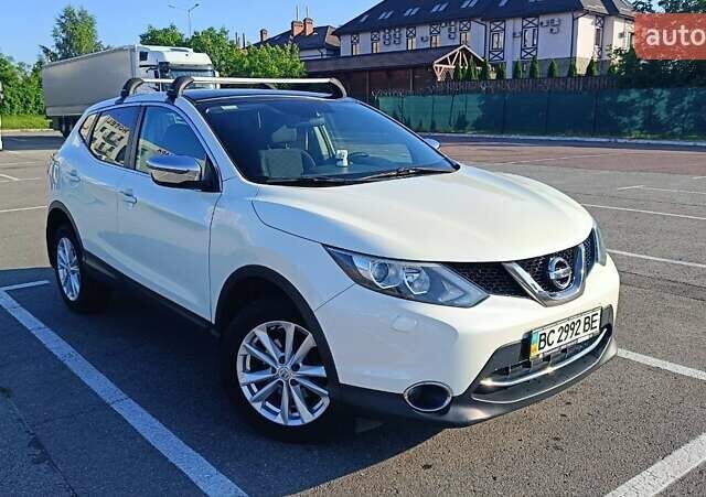 Белый Ниссан Кашкай, объемом двигателя 1.2 л и пробегом 128 тыс. км за 13800 $, фото 3 на Automoto.ua