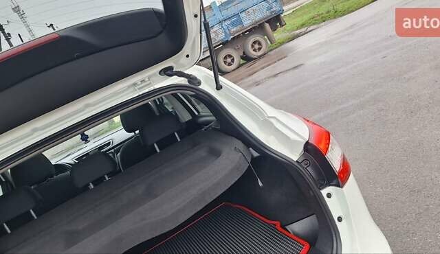 Белый Ниссан Кашкай, объемом двигателя 1.5 л и пробегом 134 тыс. км за 14900 $, фото 24 на Automoto.ua