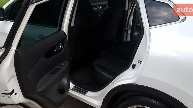 Білий Ніссан Кашкай, об'ємом двигуна 1.6 л та пробігом 285 тис. км за 15400 $, фото 5 на Automoto.ua