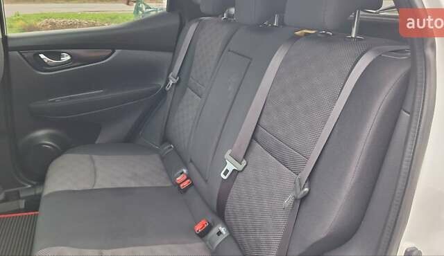 Белый Ниссан Кашкай, объемом двигателя 1.5 л и пробегом 134 тыс. км за 14900 $, фото 56 на Automoto.ua