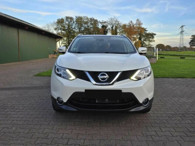 Белый Ниссан Кашкай, объемом двигателя 1.2 л и пробегом 70 тыс. км за 7800 $, фото 1 на Automoto.ua