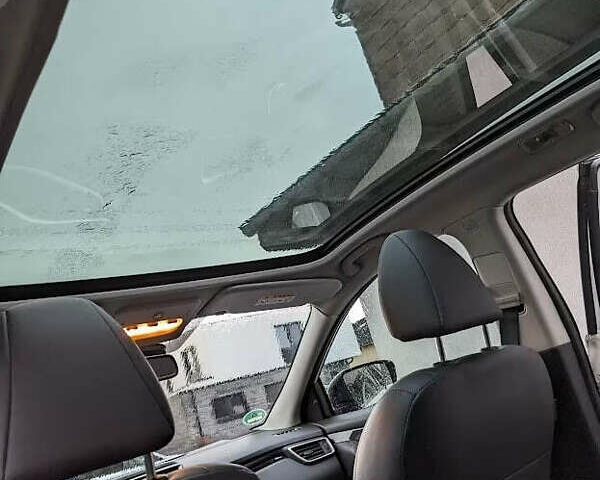 Белый Ниссан Кашкай, объемом двигателя 1.6 л и пробегом 167 тыс. км за 12999 $, фото 6 на Automoto.ua