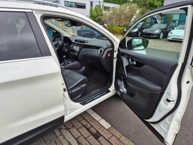 Білий Ніссан Кашкай, об'ємом двигуна 1.6 л та пробігом 77 тис. км за 8100 $, фото 7 на Automoto.ua