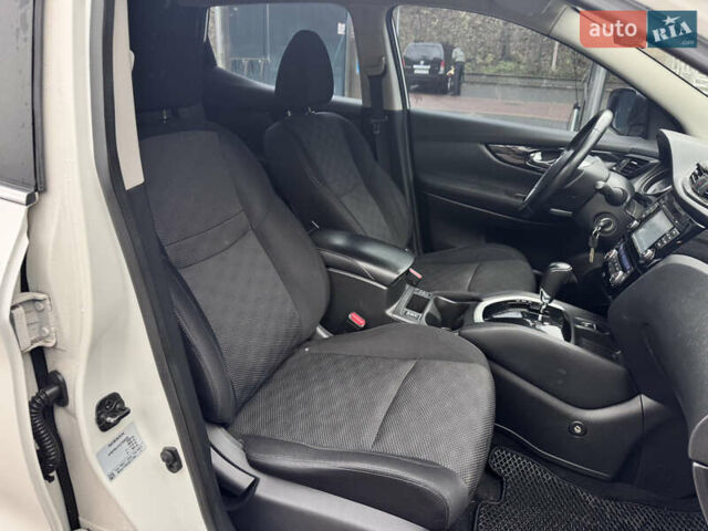 Белый Ниссан Кашкай, объемом двигателя 1.6 л и пробегом 121 тыс. км за 14999 $, фото 20 на Automoto.ua