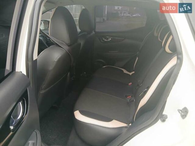 Белый Ниссан Кашкай, объемом двигателя 1.6 л и пробегом 175 тыс. км за 14800 $, фото 18 на Automoto.ua