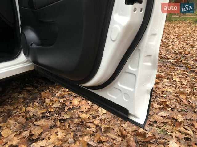 Білий Ніссан Кашкай, об'ємом двигуна 1.2 л та пробігом 138 тис. км за 12400 $, фото 33 на Automoto.ua