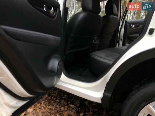 Білий Ніссан Кашкай, об'ємом двигуна 1.2 л та пробігом 138 тис. км за 12400 $, фото 49 на Automoto.ua