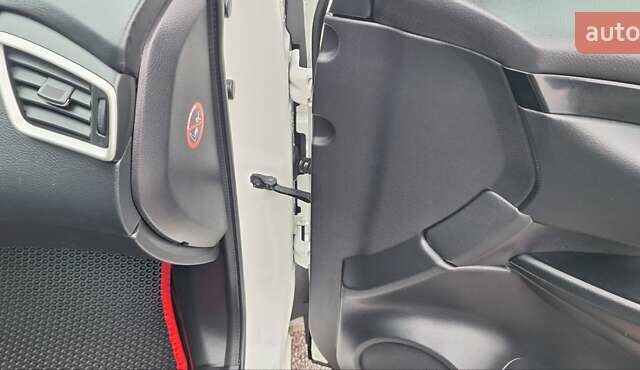 Белый Ниссан Кашкай, объемом двигателя 1.5 л и пробегом 134 тыс. км за 14900 $, фото 96 на Automoto.ua