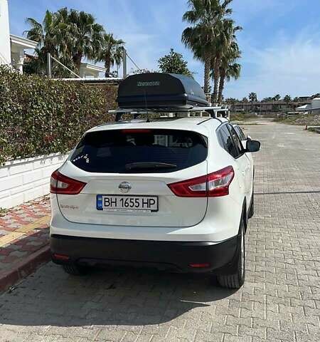 Белый Ниссан Кашкай, объемом двигателя 1.2 л и пробегом 80 тыс. км за 11000 $, фото 6 на Automoto.ua