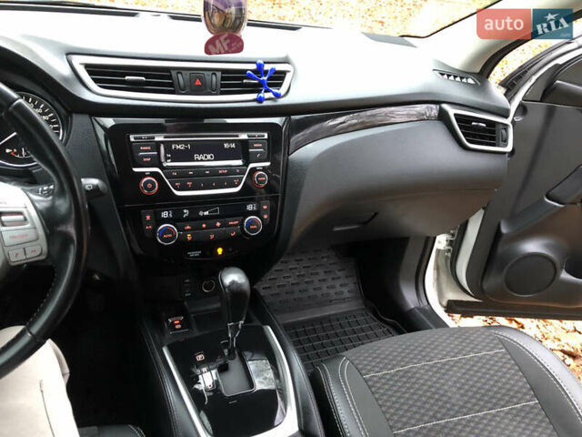 Білий Ніссан Кашкай, об'ємом двигуна 1.2 л та пробігом 138 тис. км за 12400 $, фото 60 на Automoto.ua
