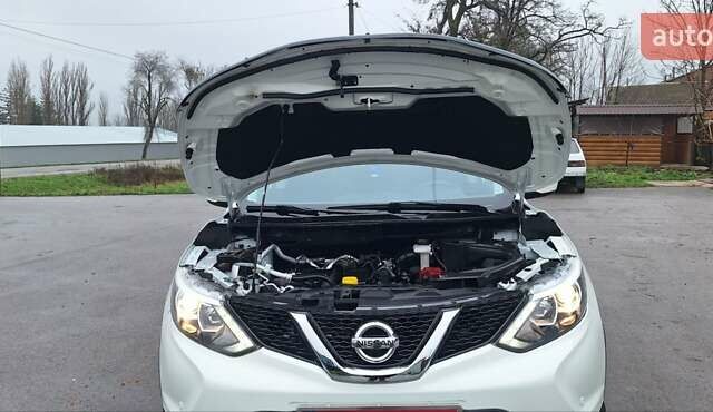 Белый Ниссан Кашкай, объемом двигателя 1.5 л и пробегом 134 тыс. км за 14900 $, фото 26 на Automoto.ua