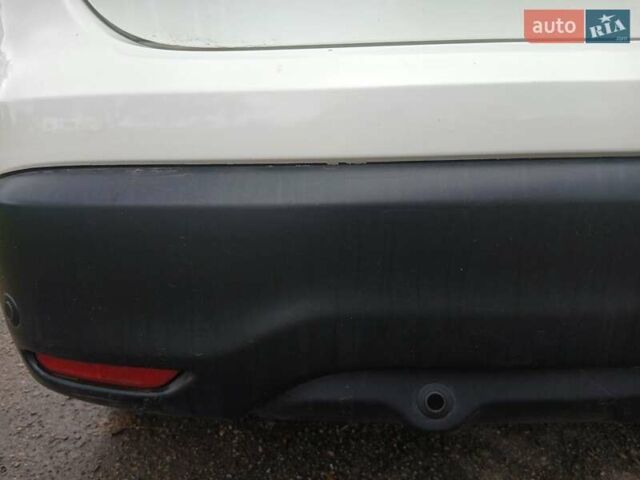 Белый Ниссан Кашкай, объемом двигателя 1.6 л и пробегом 175 тыс. км за 14800 $, фото 14 на Automoto.ua