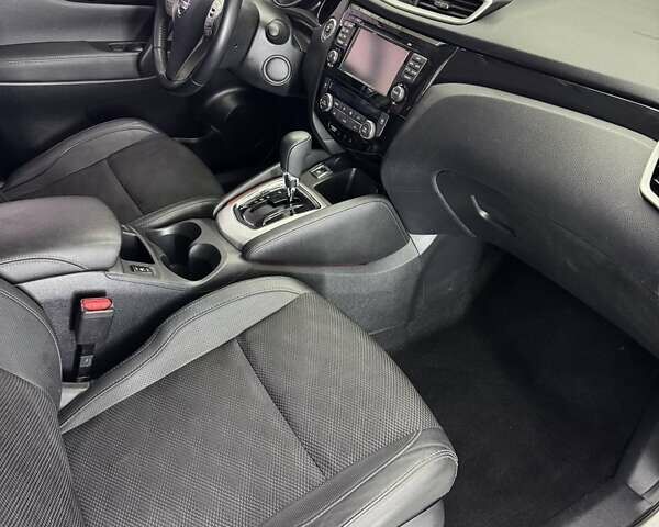 Белый Ниссан Кашкай, объемом двигателя 1.6 л и пробегом 119 тыс. км за 15900 $, фото 1 на Automoto.ua