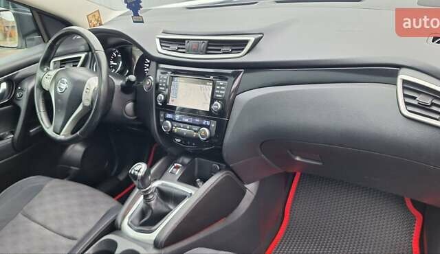 Белый Ниссан Кашкай, объемом двигателя 1.5 л и пробегом 134 тыс. км за 14900 $, фото 147 на Automoto.ua