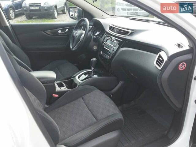 Білий Ніссан Кашкай, об'ємом двигуна 1.6 л та пробігом 143 тис. км за 16000 $, фото 7 на Automoto.ua