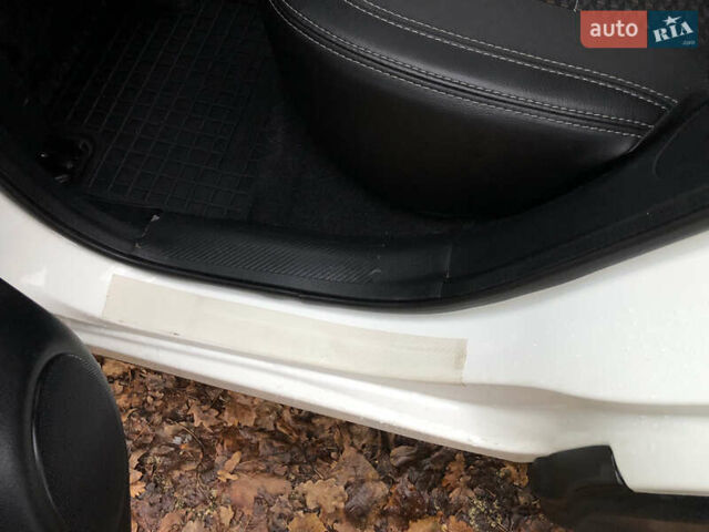Білий Ніссан Кашкай, об'ємом двигуна 1.2 л та пробігом 138 тис. км за 12400 $, фото 50 на Automoto.ua