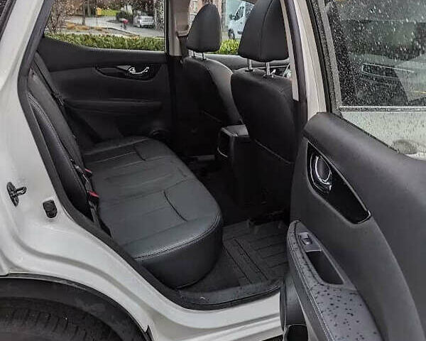 Белый Ниссан Кашкай, объемом двигателя 1.6 л и пробегом 167 тыс. км за 12999 $, фото 5 на Automoto.ua