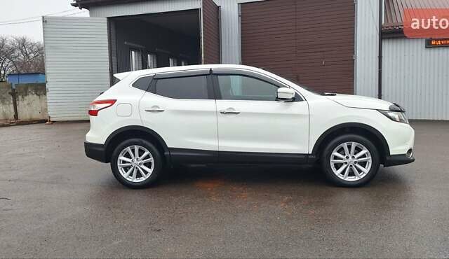 Белый Ниссан Кашкай, объемом двигателя 1.5 л и пробегом 134 тыс. км за 14900 $, фото 120 на Automoto.ua