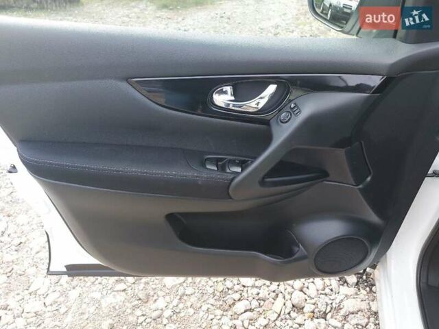 Білий Ніссан Кашкай, об'ємом двигуна 1.6 л та пробігом 143 тис. км за 16000 $, фото 18 на Automoto.ua