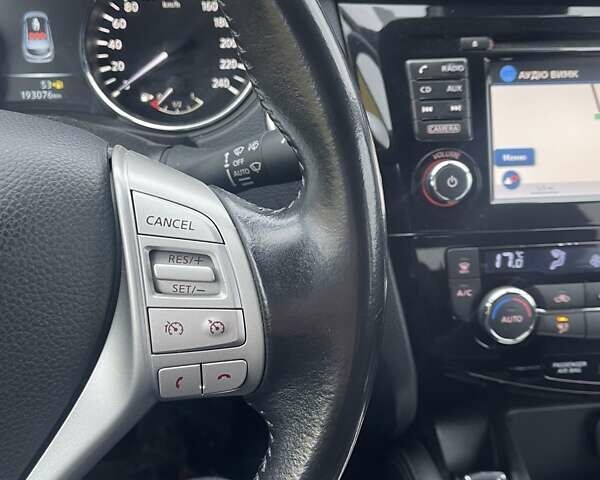 Белый Ниссан Кашкай, объемом двигателя 1.5 л и пробегом 190 тыс. км за 15999 $, фото 22 на Automoto.ua