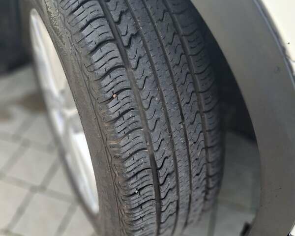 Білий Ніссан Кашкай, об'ємом двигуна 1.6 л та пробігом 280 тис. км за 15200 $, фото 12 на Automoto.ua