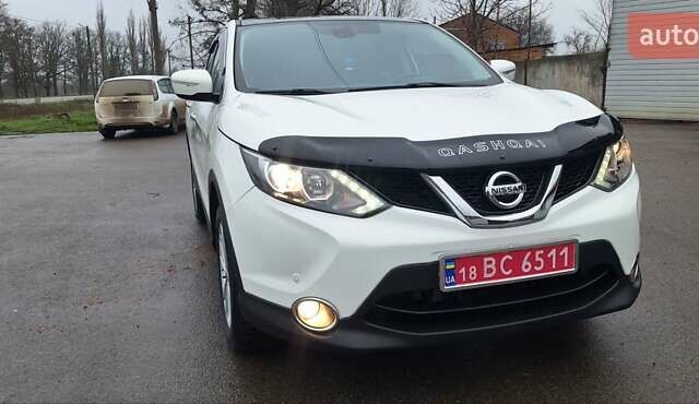 Белый Ниссан Кашкай, объемом двигателя 1.5 л и пробегом 134 тыс. км за 14900 $, фото 118 на Automoto.ua