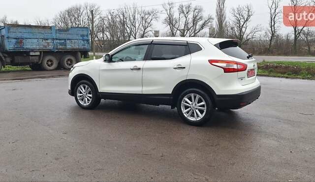 Белый Ниссан Кашкай, объемом двигателя 1.5 л и пробегом 134 тыс. км за 14900 $, фото 124 на Automoto.ua