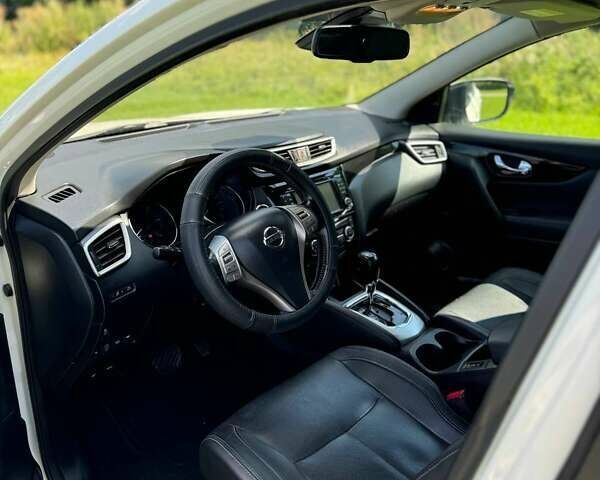 Білий Ніссан Кашкай, об'ємом двигуна 1.6 л та пробігом 197 тис. км за 17000 $, фото 13 на Automoto.ua