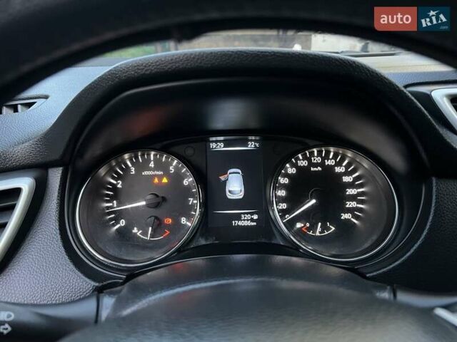 Білий Ніссан Кашкай, об'ємом двигуна 1.2 л та пробігом 175 тис. км за 12200 $, фото 6 на Automoto.ua