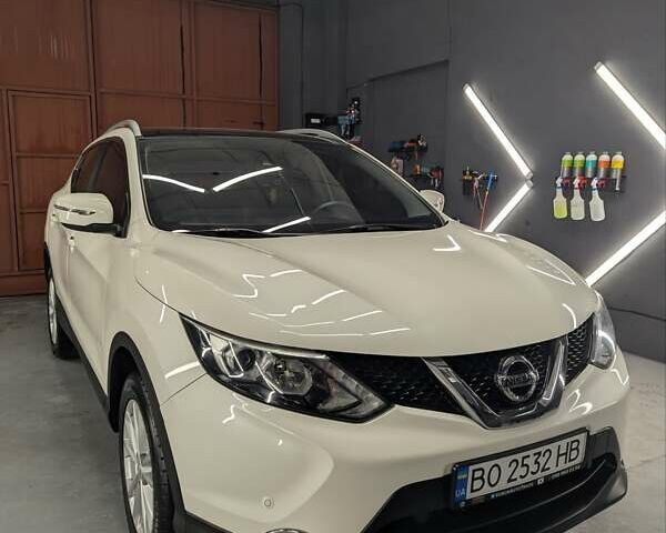 Ніссан Кашкай 2015 у Тернополі на Automoto.ua Білий Ніссан Кашкай, об'ємом двигуна 1.6 л та пробігом 73 тис. км за 16700 $, фото 1 на Automoto.ua