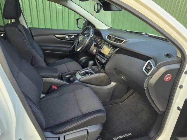 Белый Ниссан Кашкай, объемом двигателя 1.2 л и пробегом 70 тыс. км за 7800 $, фото 8 на Automoto.ua