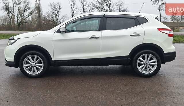 Белый Ниссан Кашкай, объемом двигателя 1.5 л и пробегом 134 тыс. км за 14900 $, фото 3 на Automoto.ua