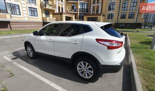 Білий Ніссан Кашкай, об'ємом двигуна 1.2 л та пробігом 145 тис. км за 14200 $, фото 5 на Automoto.ua