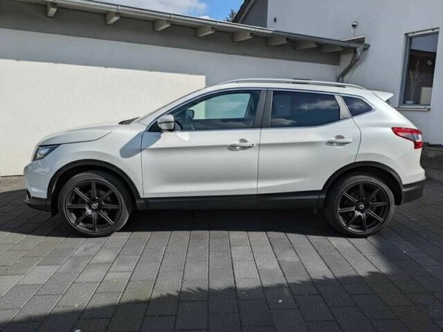 Белый Ниссан Кашкай, объемом двигателя 1.6 л и пробегом 167 тыс. км за 12999 $, фото 2 на Automoto.ua