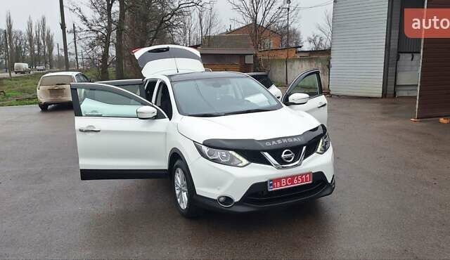 Белый Ниссан Кашкай, объемом двигателя 1.5 л и пробегом 134 тыс. км за 14900 $, фото 107 на Automoto.ua