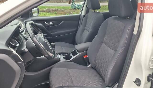 Белый Ниссан Кашкай, объемом двигателя 1.5 л и пробегом 134 тыс. км за 14900 $, фото 64 на Automoto.ua