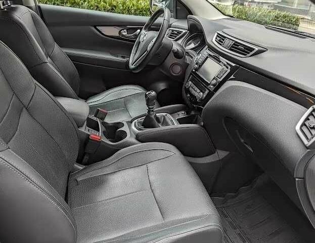 Белый Ниссан Кашкай, объемом двигателя 1.6 л и пробегом 167 тыс. км за 12999 $, фото 4 на Automoto.ua