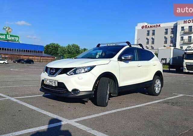 Белый Ниссан Кашкай, объемом двигателя 1.2 л и пробегом 128 тыс. км за 13800 $, фото 1 на Automoto.ua